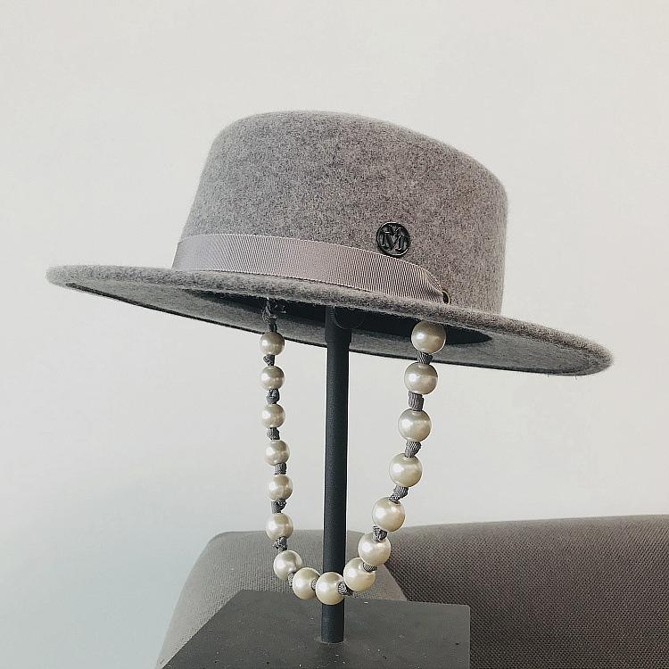 100% Wool Wide Brim Porkpie Fedora Pearl Chain Decoration Felt Hat Flat Top Retro Hepburn Net Red Felt Hat Sombrero Mujer Winter, Blue;gray
100% Wool Wide Brim Porkpie Fedora Pearl Chain Decoration Felt Hat Flat Top Retro Hepburn Net Red Felt Hat Sombrero Mujer Winter, Blue;gray