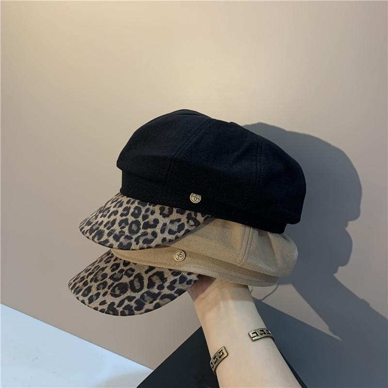 Berets 202212-JS Spring Vintage Leopard Print Splicing Suede Sboy Octagonal Hat Men Women Visors Cap, Blue;gray
Berets 202212-JS Spring Vintage Leopard Print Splicing Suede Sboy Octagonal Hat Men Women Visors Cap, Blue;gray