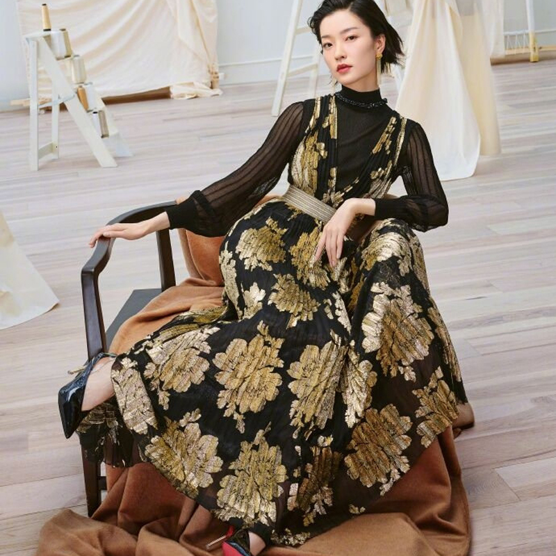 2021 New Autumn Retro-ethnic Style Printing Low V-fitting Neckline Dress Plied with Long Black Sleeve Stretcher Women's Sweater Dcow, Multiple
2021 New Autumn Retro-ethnic Style Printing Low V-fitting Neckline Dress Plied with Long Black Sleeve Stretcher Women's Sweater Dcow, Multiple