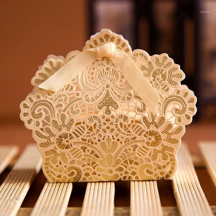 20pcs Laser Cut Wedding Favor Boxes hollow chocolate Candy boxes Wedding Favors Gifts Red White Gold Champagne1
20pcs Laser Cut Wedding Favor Boxes hollow chocolate Candy boxes Wedding Favors Gifts Red White Gold Champagne1