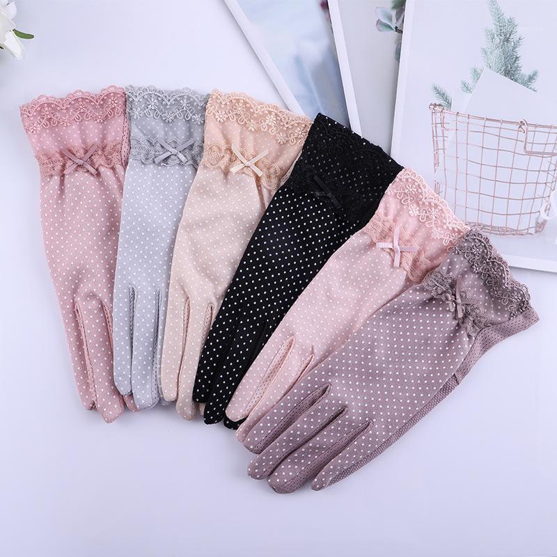New Spring and Summer Ladies Non-slip Lace Finger Gloves Outdoor Bowknot Touch Screen Sunscreen Gloves1
New Spring and Summer Ladies Non-slip Lace Finger Gloves Outdoor Bowknot Touch Screen Sunscreen Gloves1
