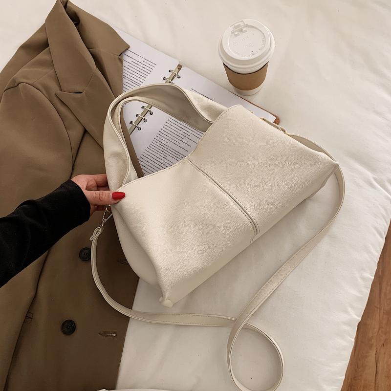 2021 New Fashion Ladies Solid Color High Quality Brand Designer Large Capacity Pu Material Ladies Diagonal Shoulder Handbag, Black
2021 New Fashion Ladies Solid Color High Quality Brand Designer Large Capacity Pu Material Ladies Diagonal Shoulder Handbag, Black