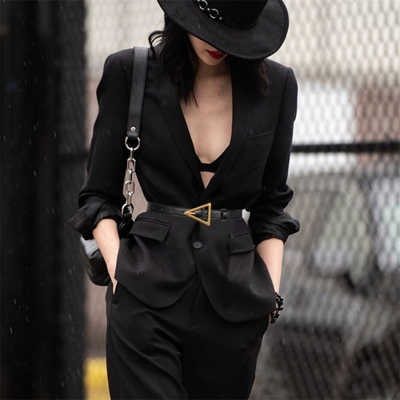 Design Women Pu Leather Thin Belt Luxury Brand Vintage Triangle buckle Female Waist Strap Jeans Dress Party Ladies Waistband 220210, Black
Design Women Pu Leather Thin Belt Luxury Brand Vintage Triangle buckle Female Waist Strap Jeans Dress Party Ladies Waistband 220210, Black