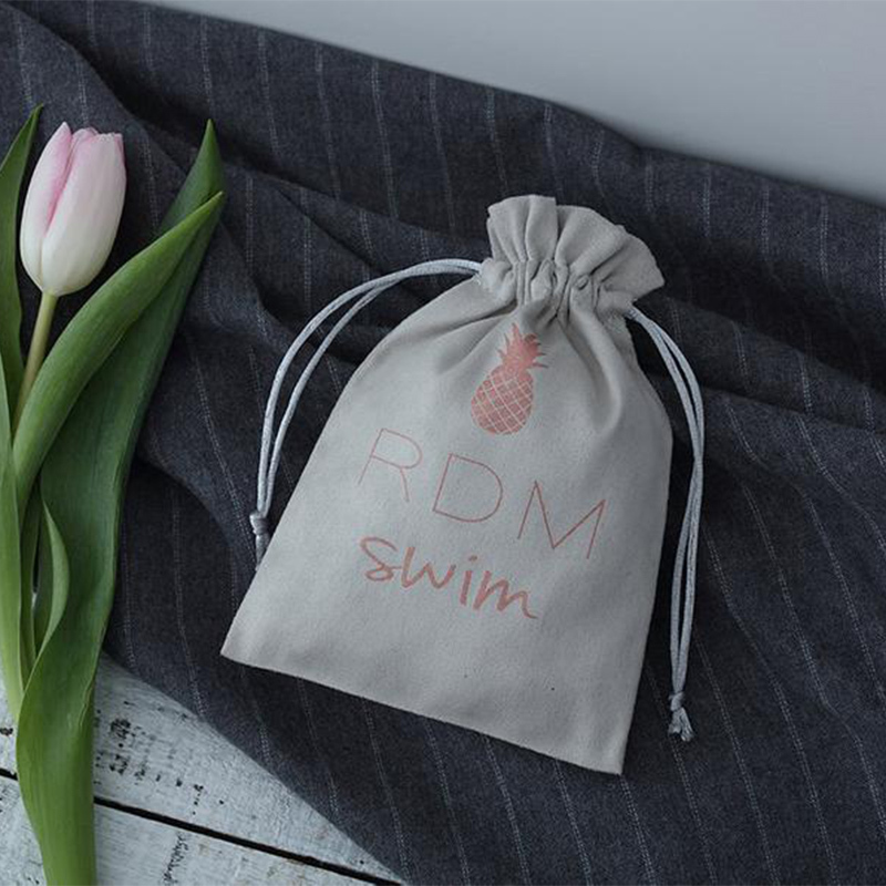 100pcs Grey Flannel Jewelry Bags Cotton Velvet drawstring Pouches Gift Packaging for Wedding Travel Can Custom Logo T200602