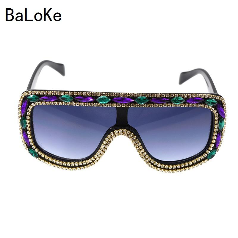 Baroque Retro Square Sunglass women Brand Designer Charm Crystal Ladies sunglasses Summer Sun Beach Flower Sunglasses Decoration
Baroque Retro Square Sunglass women Brand Designer Charm Crystal Ladies sunglasses Summer Sun Beach Flower Sunglasses Decoration