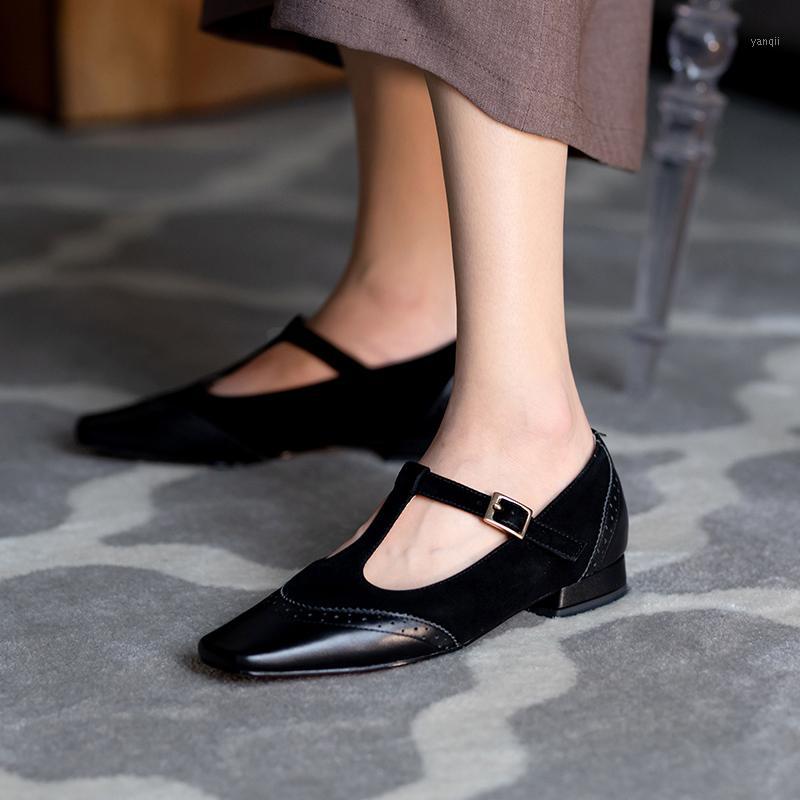 2020 spring and autumn new fashion wild carved stitching retro single shoes female simple thick heel square shoes X1831, Black
2020 spring and autumn new fashion wild carved stitching retro single shoes female simple thick heel square shoes X1831, Black
