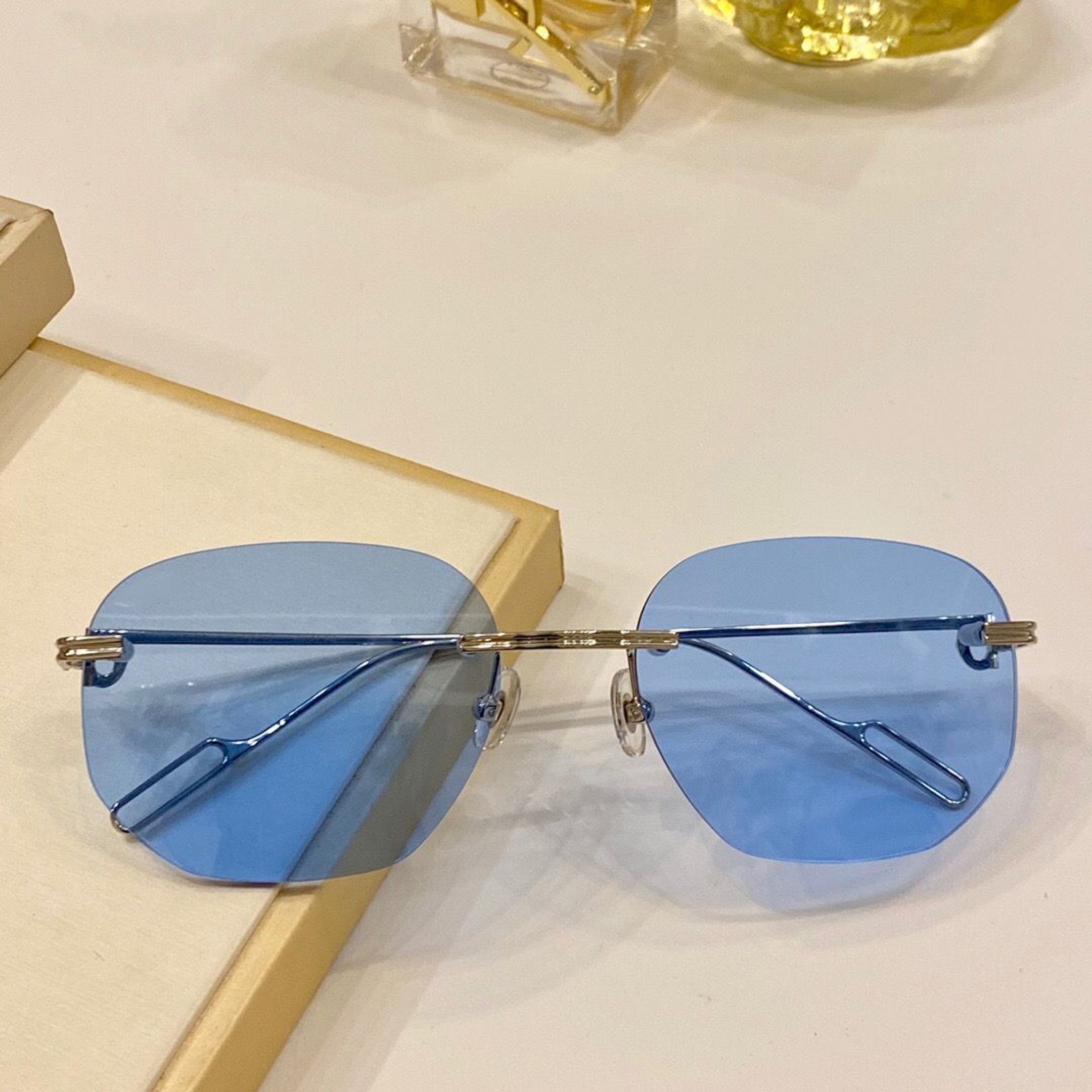 High Quality Retro Rimless Sunglasses Men Women Buffalo Horn Glasses Eyeglasses Optical Frames Vintage Eyewear With Box, White;black
High Quality Retro Rimless Sunglasses Men Women Buffalo Horn Glasses Eyeglasses Optical Frames Vintage Eyewear With Box, White;black