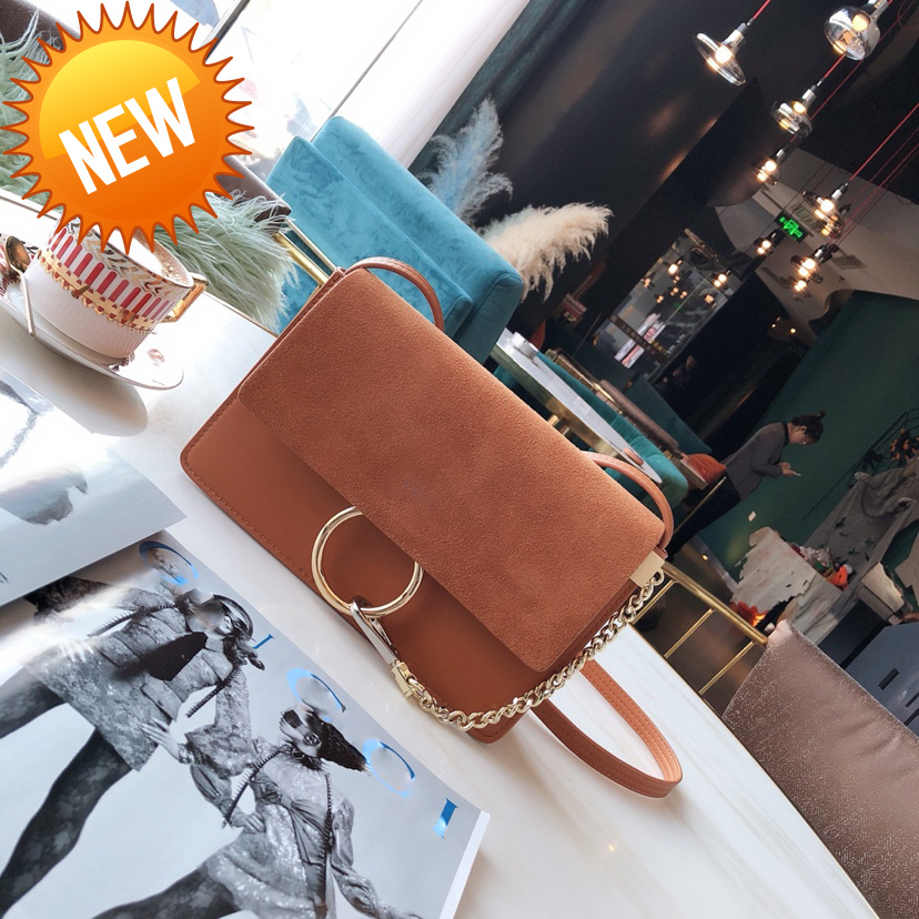 2021 Design Faye bag leather casual women's single shoulder oblique chain small Harajuku style square high-quality factory direct sales
2021 Design Faye bag leather casual women's single shoulder oblique chain small Harajuku style square high-quality factory direct sales