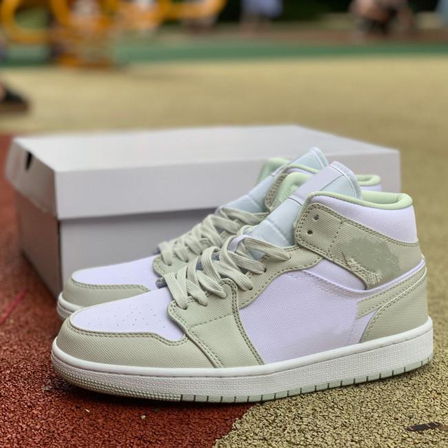 Good quality Jumpman 1 Mid Spruce Aura Shoes mens designer trainers Schoenen size 36-47
Good quality Jumpman 1 Mid Spruce Aura Shoes mens designer trainers Schoenen size 36-47