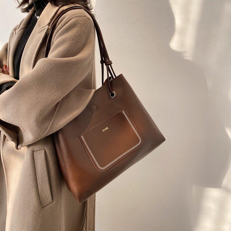 Fashion Women Pu Leather Handbags Large Capacity Ladies Shoulder Bag High Quality Female Messenger Bags Casual Women Tote Bags, Black
Fashion Women Pu Leather Handbags Large Capacity Ladies Shoulder Bag High Quality Female Messenger Bags Casual Women Tote Bags, Black