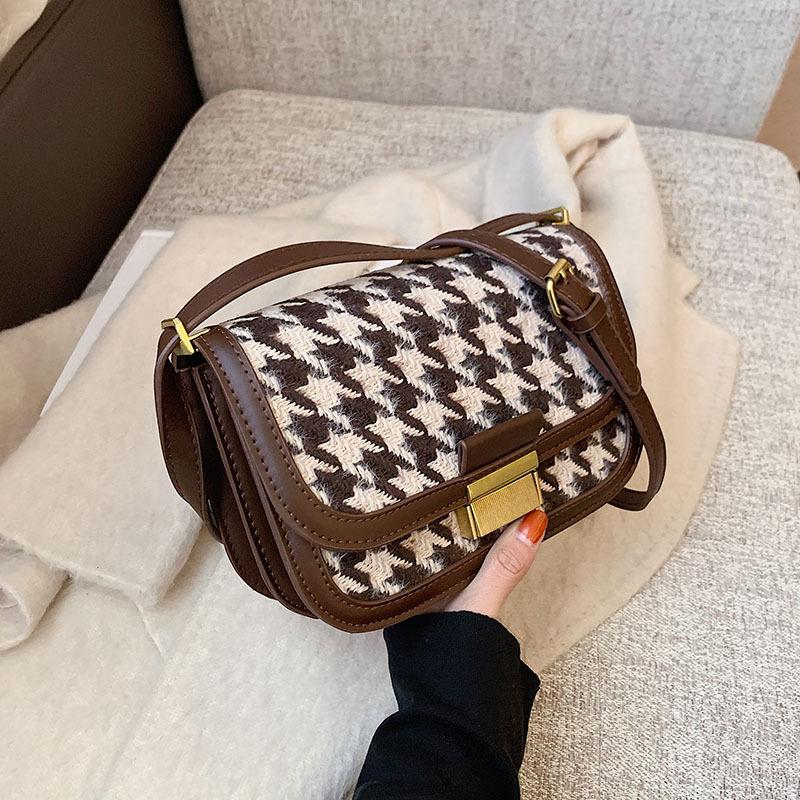 2021 Street trend fashion atmosphere messenger bag versatile single shoulder small square bag, Black
2021 Street trend fashion atmosphere messenger bag versatile single shoulder small square bag, Black