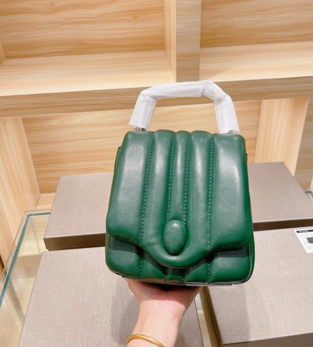 Female Designers bags Fashion Classic Hot Sales Best Selling Popular Woman High Quality 2020 Urban Beauty handbags shoulder bags, Red
Female Designers bags Fashion Classic Hot Sales Best Selling Popular Woman High Quality 2020 Urban Beauty handbags shoulder bags, Red