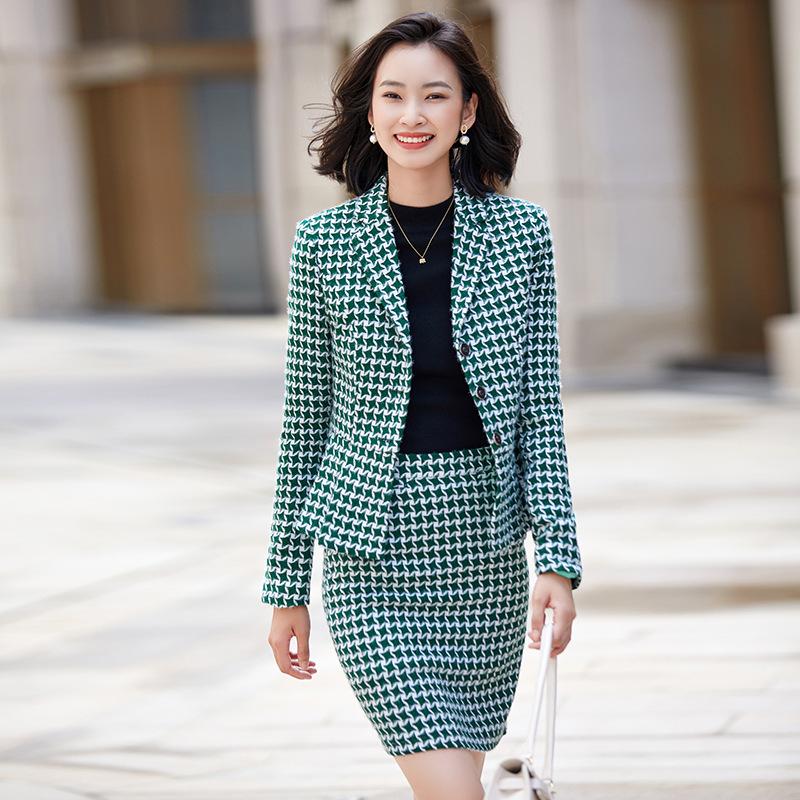 New long sleeve tweed plaid coat and skirt two piece suit and skirt set professional women' clothing formal Set plaid, Green coat and skirt
New long sleeve tweed plaid coat and skirt two piece suit and skirt set professional women' clothing formal Set plaid, Green coat and skirt