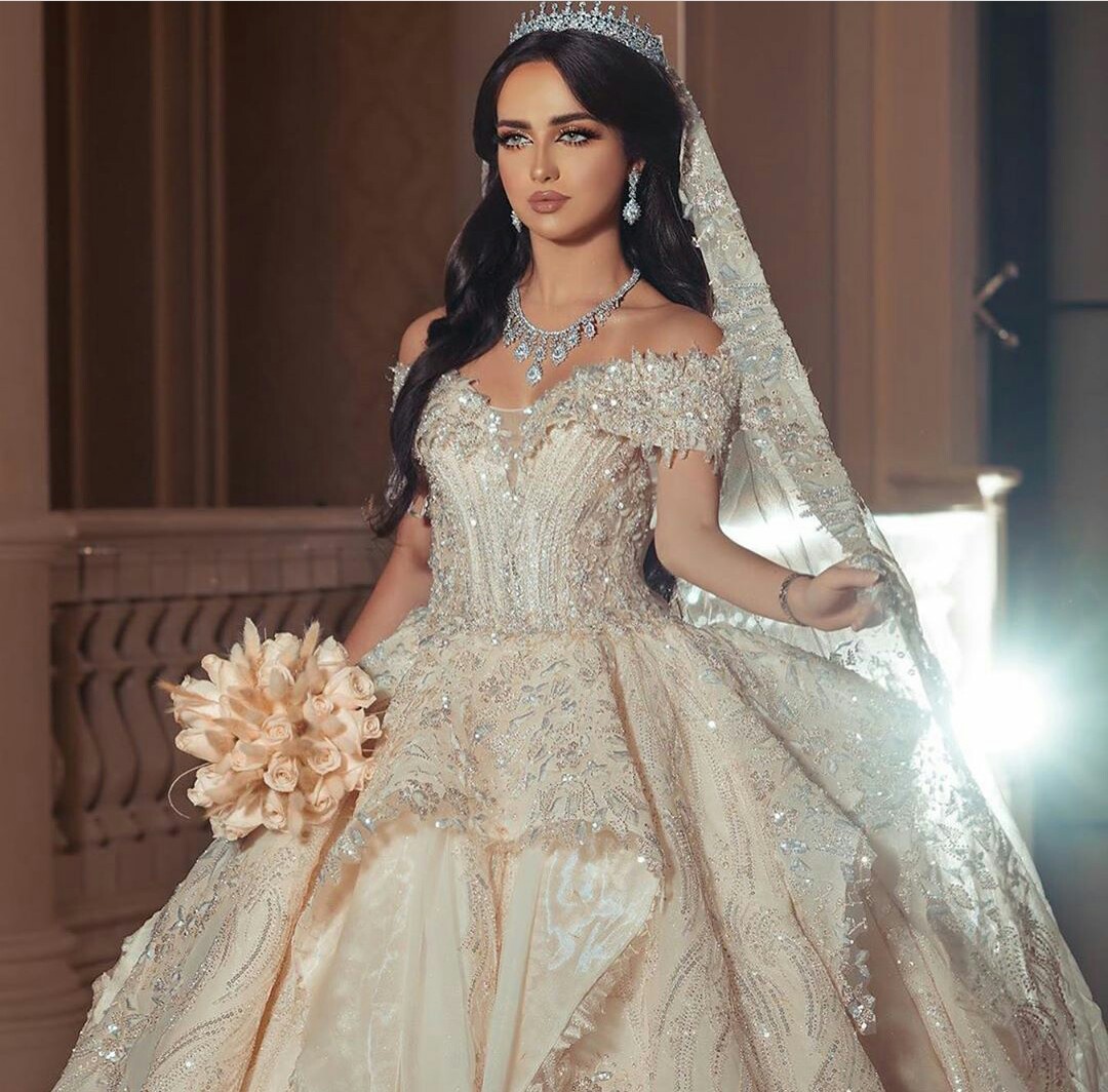 Off Shoulder Dubai Luxurious Wedding Dresses Lace Applique Sequined Plus Size A Line vestido de novia Custom Made Vintage Bridal Gowns
