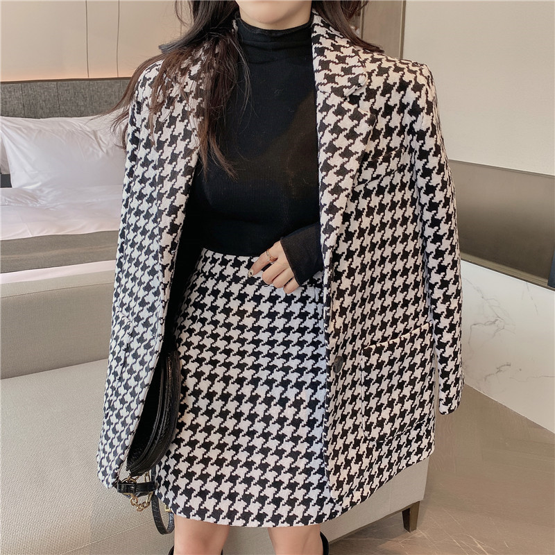 2021 Women in Vintage Piece Celebrity Houndstooth Jacket Defines Winter New Fashion Two Garments Top and Skirt EKV7, Multi
2021 Women in Vintage Piece Celebrity Houndstooth Jacket Defines Winter New Fashion Two Garments Top and Skirt EKV7, Multi