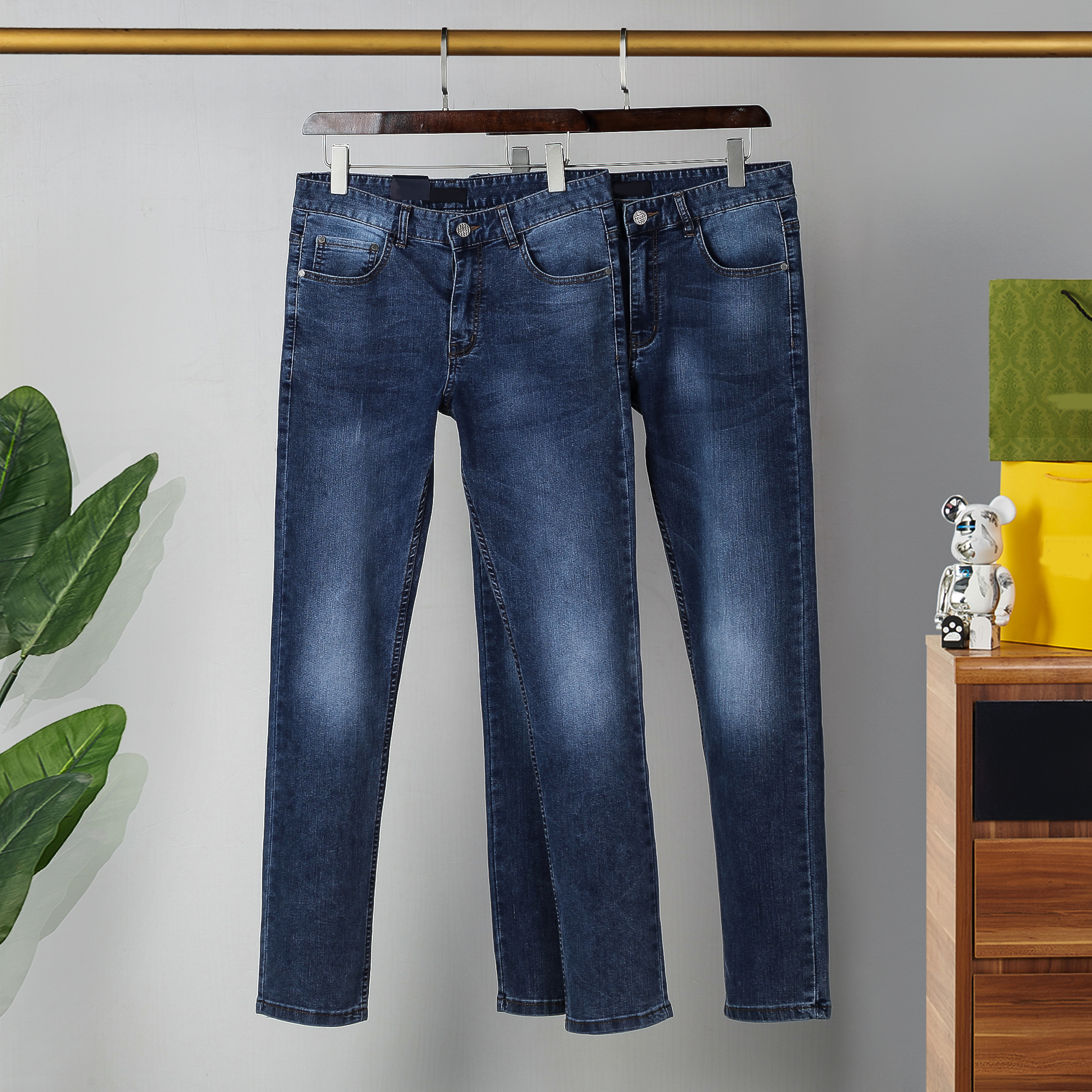 Expensive P Home Men's Jeans Triangle Badge Jeans High Quality 29-42, Supplement (not shipped separately)
Expensive P Home Men's Jeans Triangle Badge Jeans High Quality 29-42, Supplement (not shipped separately)