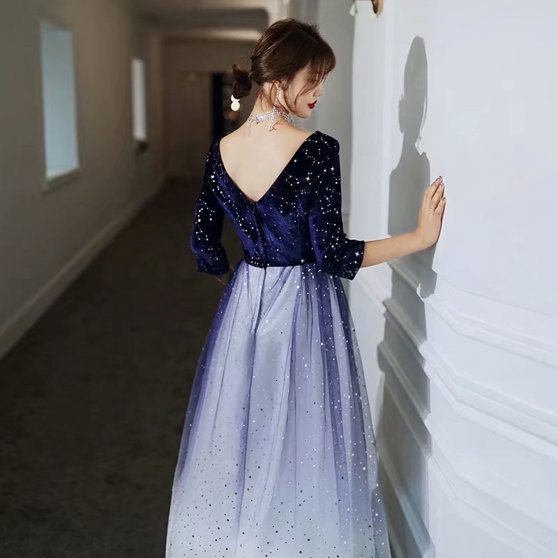 2021 "robe Soiree", Meaning New Style Decorated V, Mid-dressed Feast Mid-party Clothes, Clothed Design DG20 evening, Navy blue.
2021 "robe Soiree", Meaning New Style Decorated V, Mid-dressed Feast Mid-party Clothes, Clothed Design DG20 evening, Navy blue.