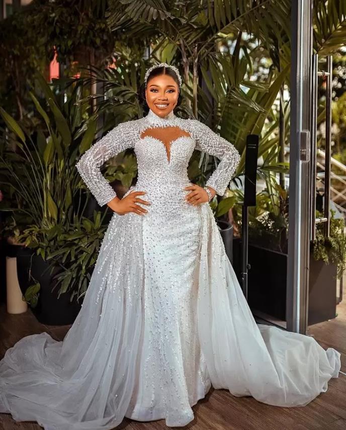 Plus Size Mermaid Wedding Dresses with Detachable Train 2022 Long Sleeve Luxury Pearls Lace Beaded African Aso Ebi Bridal Gown