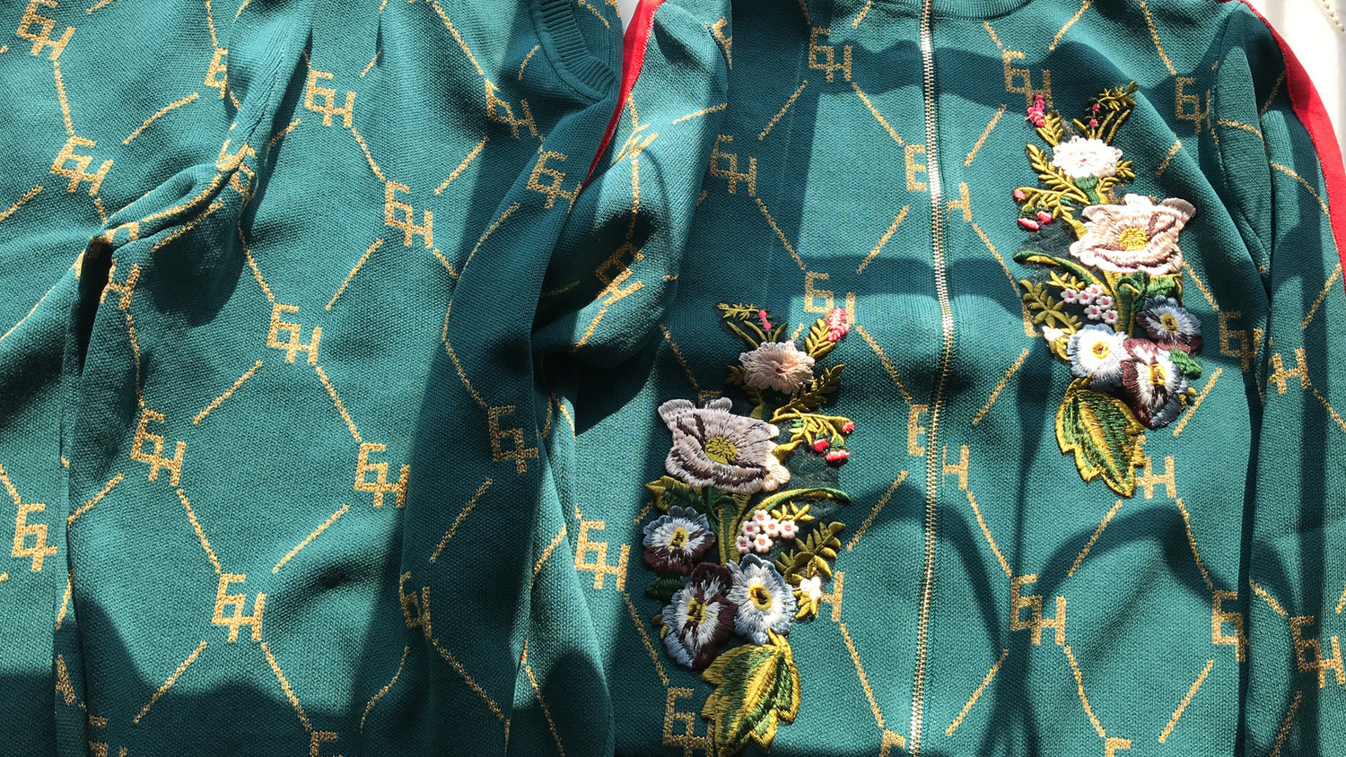 10.10 High quality Autumn Women embroidery flower contrast color knitted cardigan sweaters coat casual pants Two piece set 201008