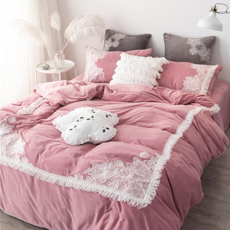 Pink Princess Style White Lace Flowers Embroidery Girl Fleece Cover Pillowcases Bedding Sheet/Linen Set Duvet Flannel Bed Fabric
Pink Princess Style White Lace Flowers Embroidery Girl Fleece Cover Pillowcases Bedding Sheet/Linen Set Duvet Flannel Bed Fabric