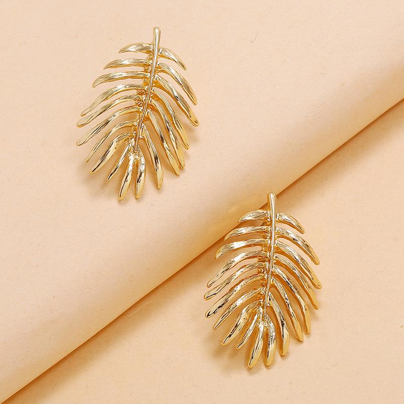 Simple Creative Design Slim Earrings Temperament All-match Metal European and American Retro Leaf Shape Fashion Plant
Simple Creative Design Slim Earrings Temperament All-match Metal European and American Retro Leaf Shape Fashion Plant