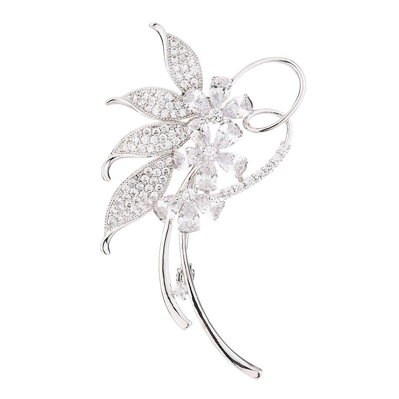 Copper Micro Inlaid Zircon Flower Leaf Brooch All-match Clothes Delicate Jewelry Accessories Korean New Trend Creative Best Gift
Copper Micro Inlaid Zircon Flower Leaf Brooch All-match Clothes Delicate Jewelry Accessories Korean New Trend Creative Best Gift