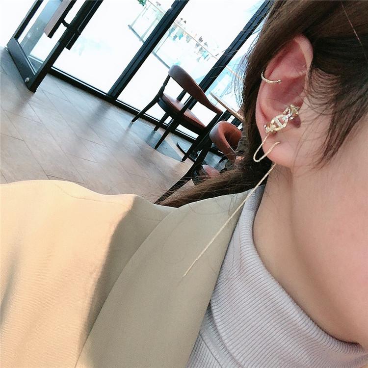 Stud Fashion Micro Inlaid Long Ear Line Geometric Hollow Oval Ring Earbone Clip Dual Purpose Earrings Without Holes
Stud Fashion Micro Inlaid Long Ear Line Geometric Hollow Oval Ring Earbone Clip Dual Purpose Earrings Without Holes