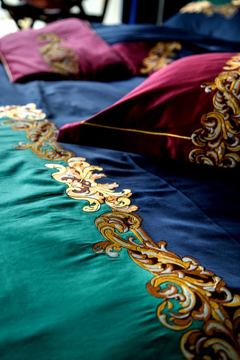 Fashion Designer Bedding set Egypt Cotton Embroidery King Queen size Bed set Duvet cover Bed sheet bedlinen, Color 4
Fashion Designer Bedding set Egypt Cotton Embroidery King Queen size Bed set Duvet cover Bed sheet bedlinen, Color 4