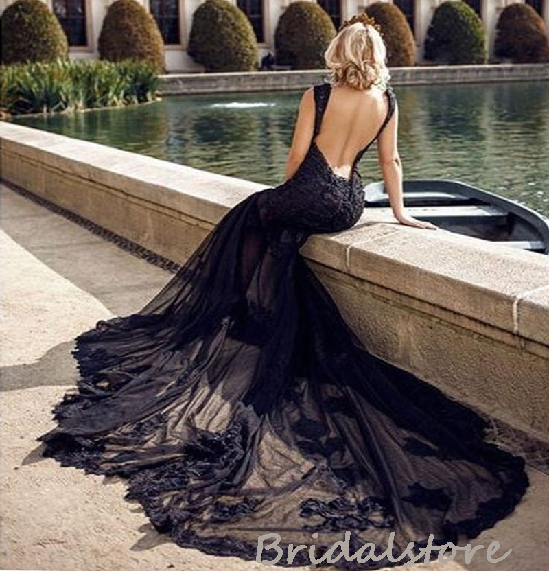Sexy Black Boho Gothic Wedding Dress 2022 Vintage V Neck Mermaid Lace Wedding Dresses With Train Backless Bohemian Rustic Country Bridal Gowns For Wom