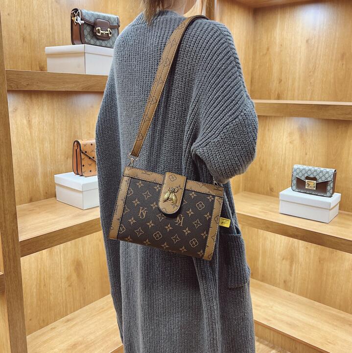 factory outlet ladies shoulder bags street fashion diamond buckle handbag cross multifunctional leather backpack comfortable wide shoulders strap clutch bag