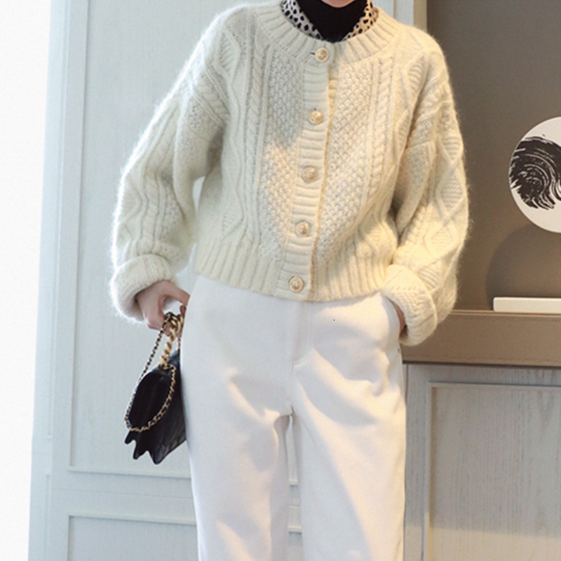 2021 Spring and Autumn New Female Short White Loose Cashmere Cardigan Sweater Lazy Wind 4BCM, Beige
2021 Spring and Autumn New Female Short White Loose Cashmere Cardigan Sweater Lazy Wind 4BCM, Beige
