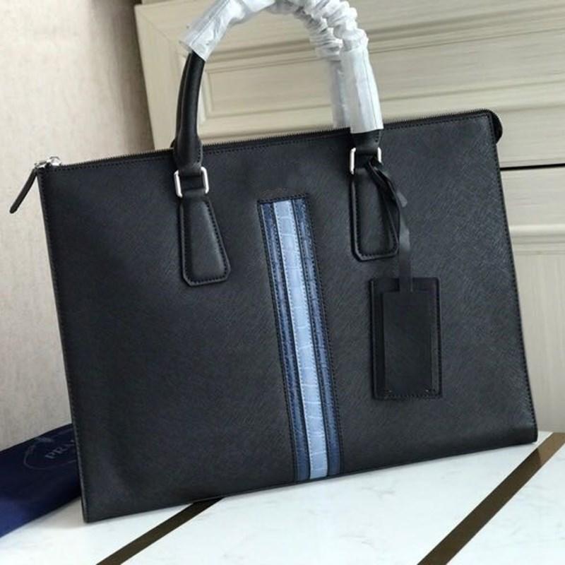 2021 New Briefcase manMen Genuine Leather Handbags Casual Leather Laptop Bags Male Business TravelMen's .free shipping, factory, Black
2021 New Briefcase manMen Genuine Leather Handbags Casual Leather Laptop Bags Male Business TravelMen's .free shipping, factory, Black