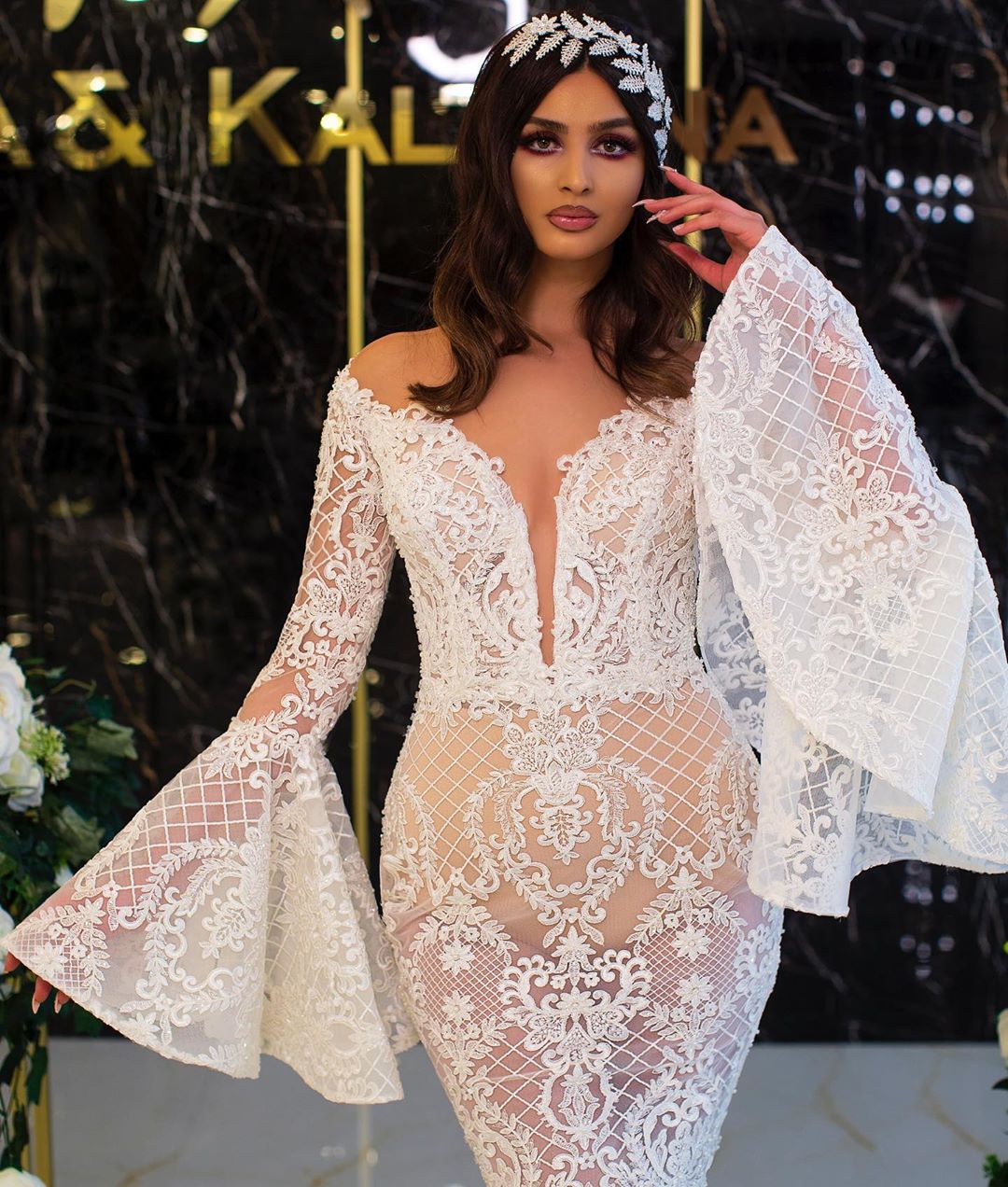 Beaded Flawless Lace Mermaid Wedding Dresses Sheer Plunging Neck Trumpet Long Sleeves Bridal Gowns Sweep Train Robe De Mari E