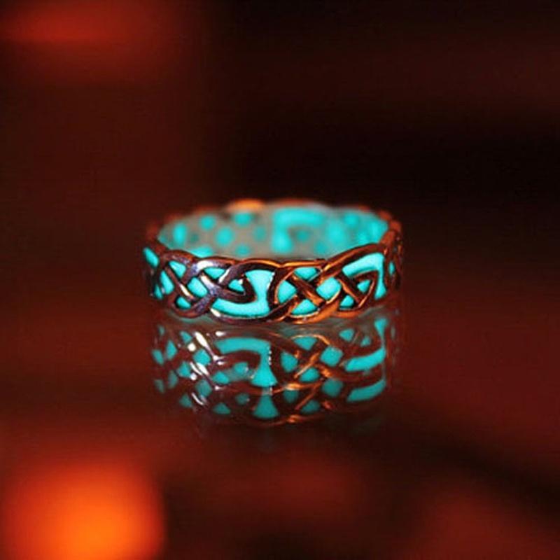 Cluster Rings 2022 Simple Retro Summer Night Glowing Ring Fashion Engraved Opening Glow In The Dark Jewelry For Women Men Luminous Gift, Golden;silver
Cluster Rings 2022 Simple Retro Summer Night Glowing Ring Fashion Engraved Opening Glow In The Dark Jewelry For Women Men Luminous Gift, Golden;silver