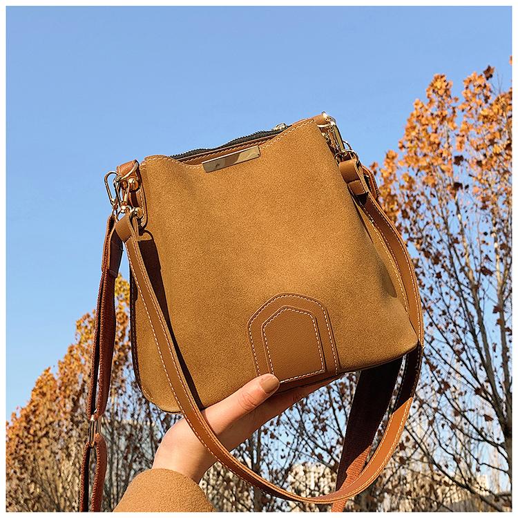 Brand Designer PU Leather Women's Shoulder Bag Fashion Simple Handbag Small Bucket Crossbody Bag, Black
Brand Designer PU Leather Women's Shoulder Bag Fashion Simple Handbag Small Bucket Crossbody Bag, Black