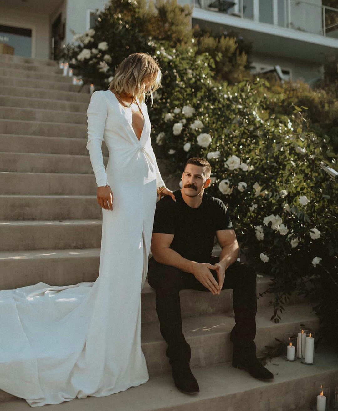 2021 Sexy Arabic Mermaid Satin Wedding Dresses Deep V Neck Long Sleeve Front Split Beach Bridal Gowns Vestidos de novia