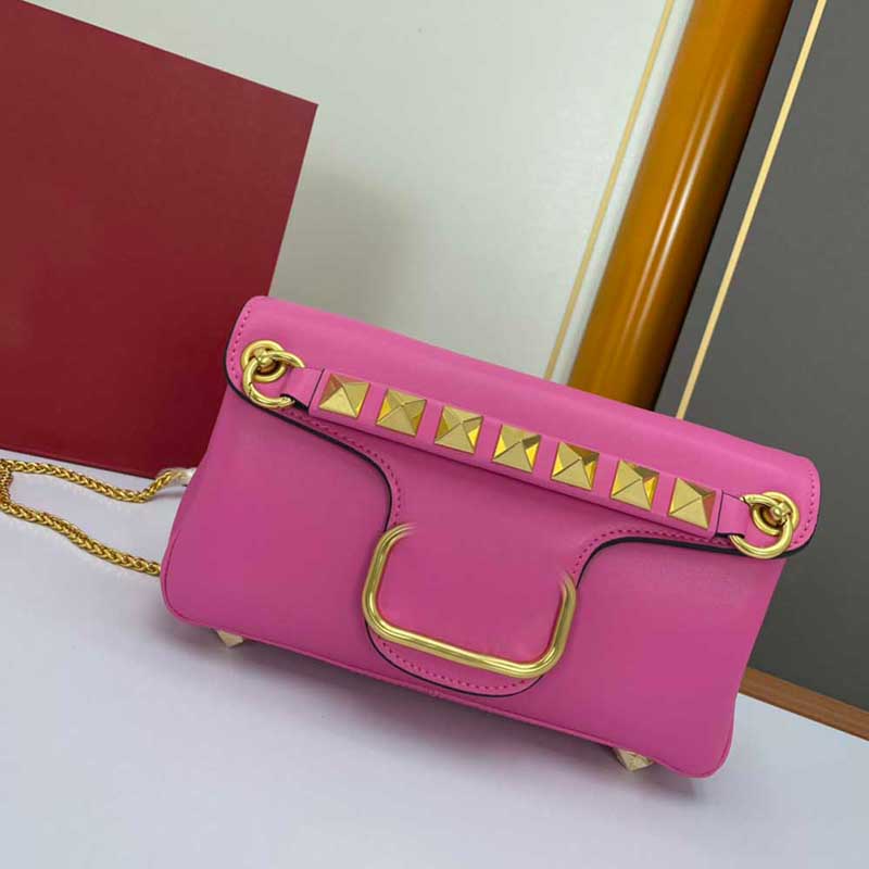 Luxury Designer messenger bag high quality leather solid color Rivet metal chain handbag
Luxury Designer messenger bag high quality leather solid color Rivet metal chain handbag