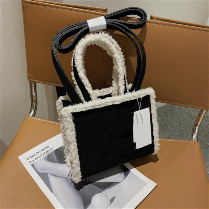 2022 Women Designer top bags Womens Purse Tote handbags Fashion Style Luxury bag PU Leather High Quality handbag, Small coffee
2022 Women Designer top bags Womens Purse Tote handbags Fashion Style Luxury bag PU Leather High Quality handbag, Small coffee