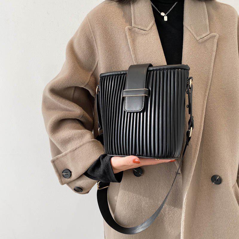 Fashion PU Leather Crossbody Bag for Women 2021 Lady Bucket Bag High Quality Women's Shoulder Bags Casual Trend Purse Sac A Main, Khaki handbags
Fashion PU Leather Crossbody Bag for Women 2021 Lady Bucket Bag High Quality Women's Shoulder Bags Casual Trend Purse Sac A Main, Khaki handbags