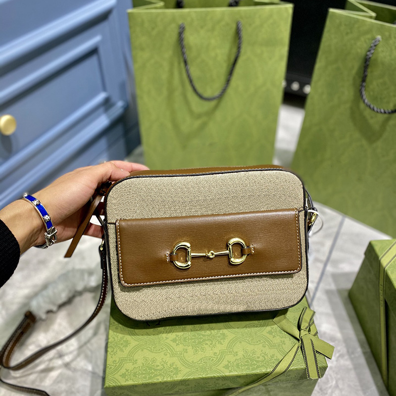 Saddle Bag Women Handbag Fashion Horsebit 1955 Small Shoulder Bag Luxurys Designers Bags Mini Handbags Purse Crossbody Bags Calfskin, Box(not sold separately)
Saddle Bag Women Handbag Fashion Horsebit 1955 Small Shoulder Bag Luxurys Designers Bags Mini Handbags Purse Crossbody Bags Calfskin, Box(not sold separately)