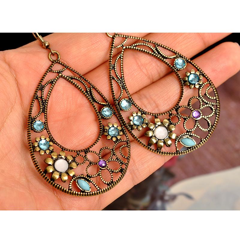 New fashion women jewelry wholesale girls birthday party Bohemian style dangle pendant beautiful earrings free shipping
New fashion women jewelry wholesale girls birthday party Bohemian style dangle pendant beautiful earrings free shipping