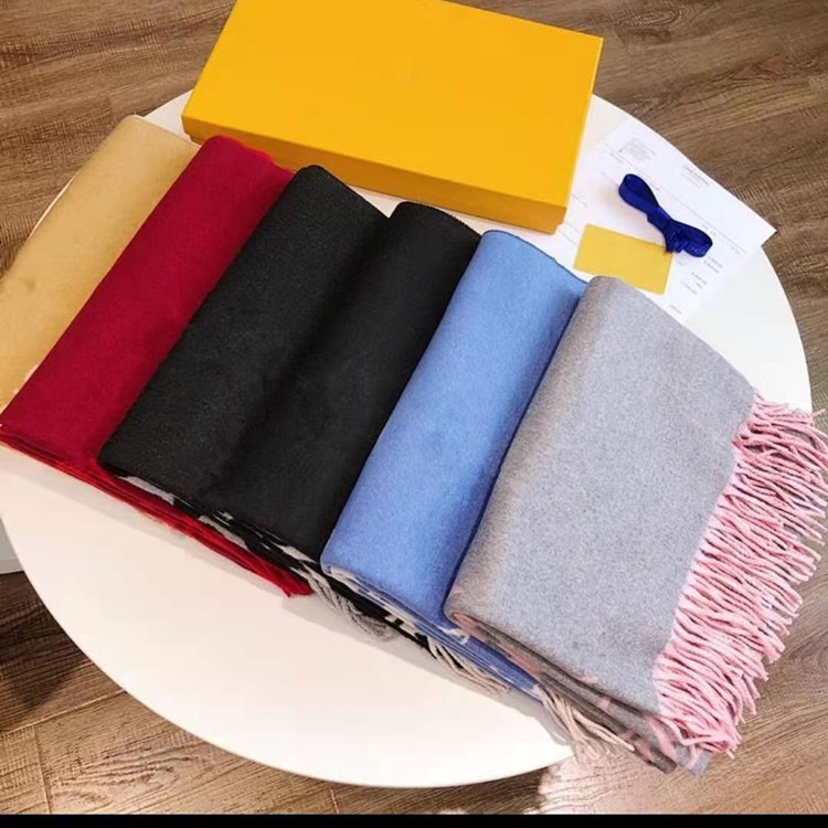 High-quality stylish women's cashmere scarves are classic sellers in autumn and winter with alphabetical fringed shawls, Blue;gray
High-quality stylish women's cashmere scarves are classic sellers in autumn and winter with alphabetical fringed shawls, Blue;gray