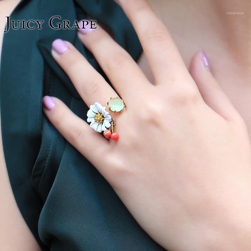Cluster Rings Juicy Grape Hand Painted Enamel Glaze Gilded Ring Women White Daisy Flower Zircon Cherry Opening Adjustable Fashion Jewelry, Golden;silver
Cluster Rings Juicy Grape Hand Painted Enamel Glaze Gilded Ring Women White Daisy Flower Zircon Cherry Opening Adjustable Fashion Jewelry, Golden;silver