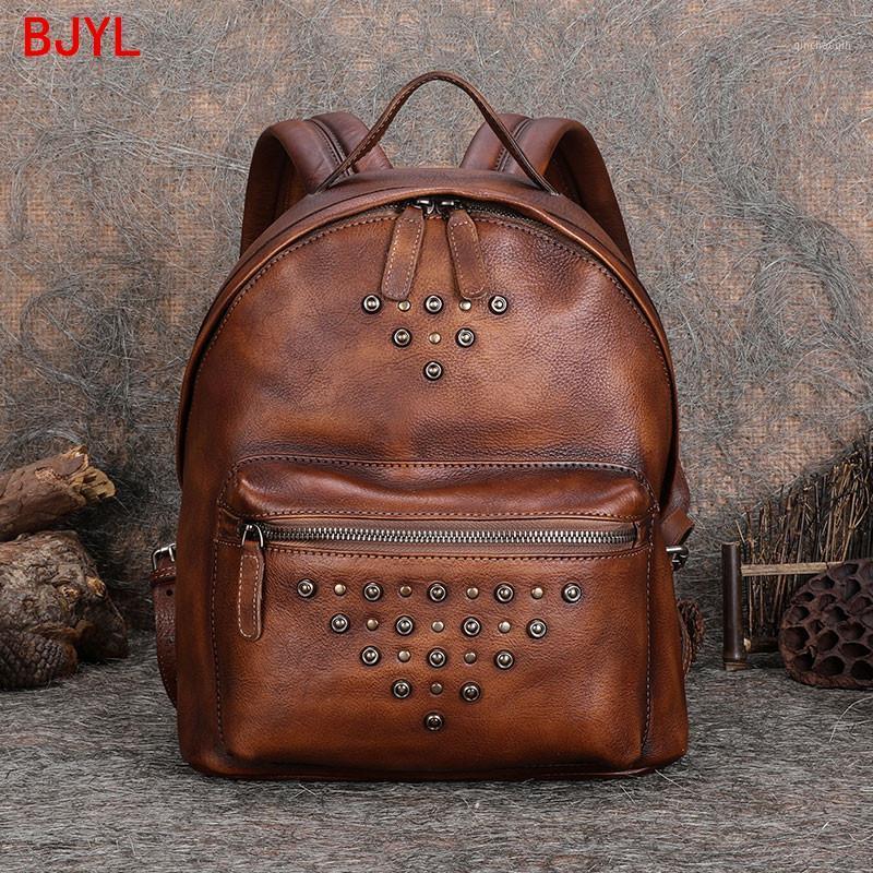 2021 Vintage genuine leather women backpack soft ladies handmade large-capacity school backpack casual studded leather backpacks1
2021 Vintage genuine leather women backpack soft ladies handmade large-capacity school backpack casual studded leather backpacks1