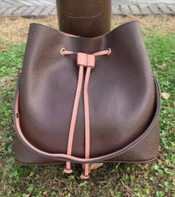 2020 high quality women genuine Leather real oxidizing luxury handbag pillow shoulder bag tote purse free shipping 025
2020 high quality women genuine Leather real oxidizing luxury handbag pillow shoulder bag tote purse free shipping 025