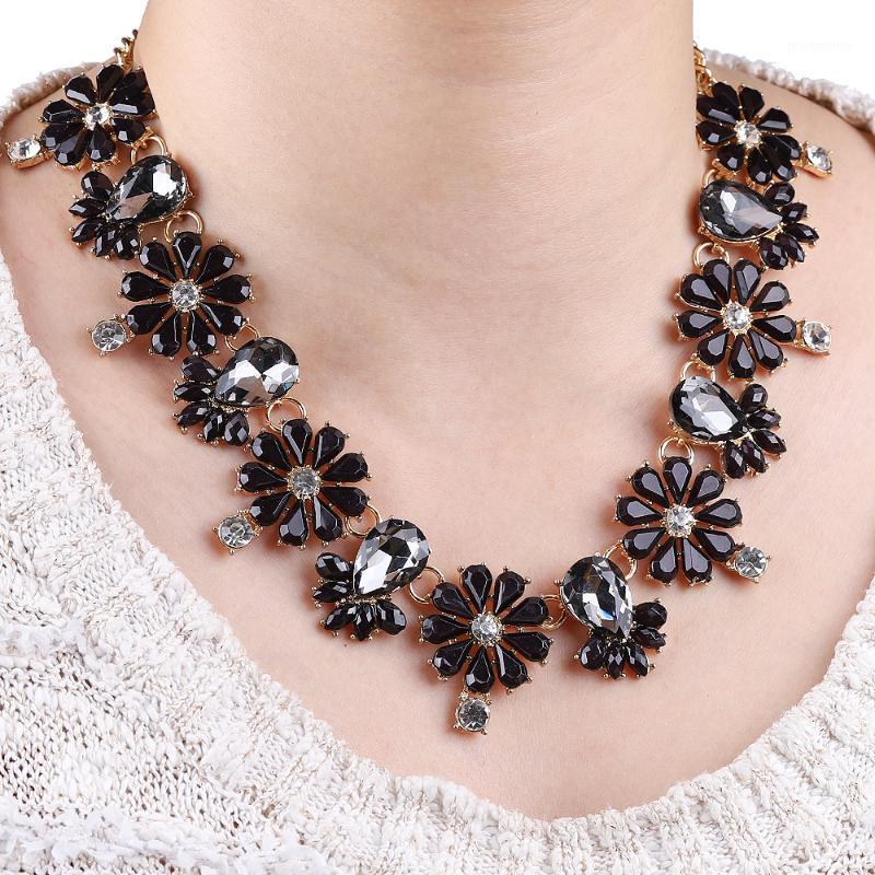classical Flower leaf necklace female gold short choker design pendant chain zinc alloy Fashion Smart Jelly Marquise glass stone1
classical Flower leaf necklace female gold short choker design pendant chain zinc alloy Fashion Smart Jelly Marquise glass stone1