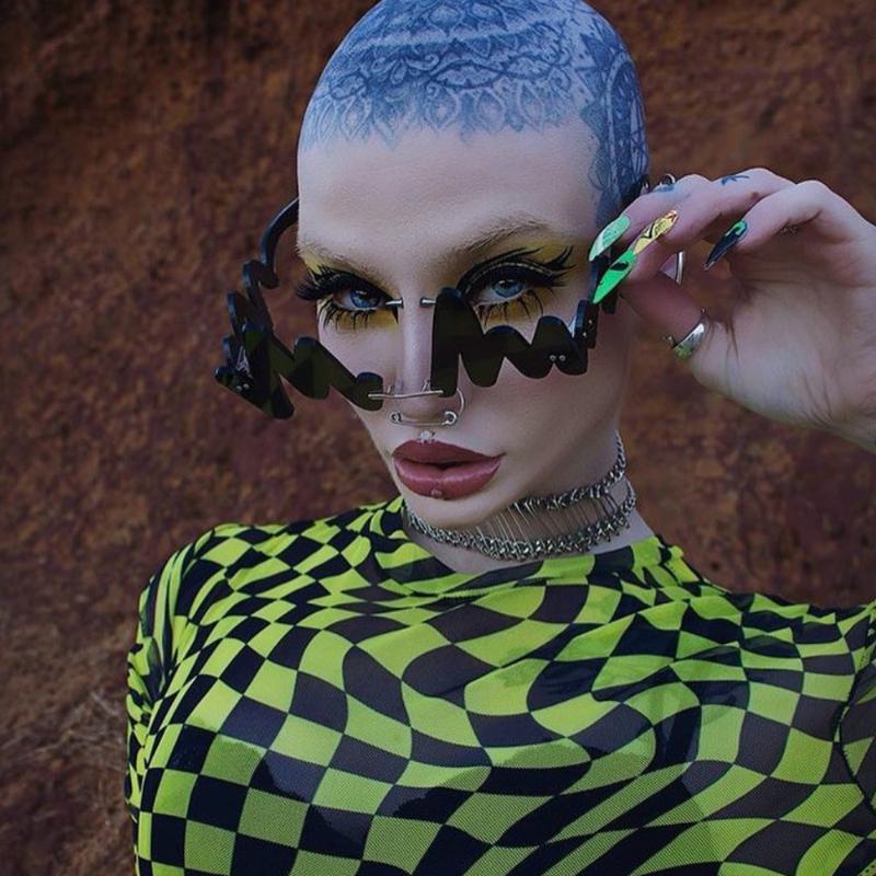 QPeClou 2021 New Fashion Funny Wave Sunglasses Women Oversized Irregular Party Sun Glasses Female Plastic Colorful Shades
QPeClou 2021 New Fashion Funny Wave Sunglasses Women Oversized Irregular Party Sun Glasses Female Plastic Colorful Shades