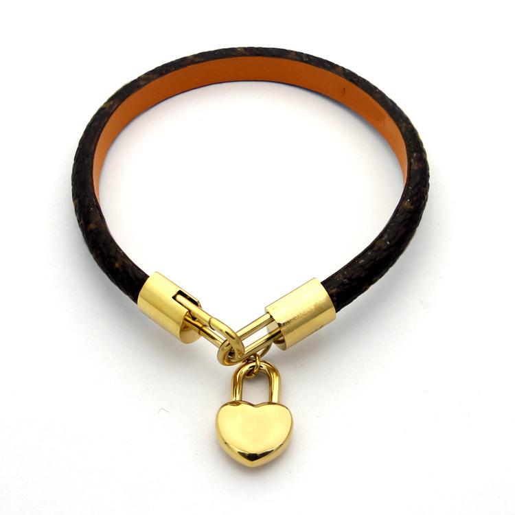 Fashion Gold Heart lock pendant Leather Bracelet High Quality Four Leaf Flower Leather Bracelet Jewelry, Golden;silver
Fashion Gold Heart lock pendant Leather Bracelet High Quality Four Leaf Flower Leather Bracelet Jewelry, Golden;silver