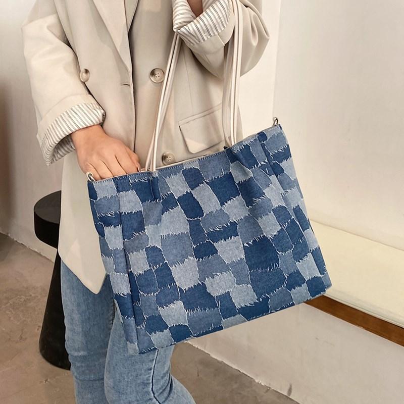 Large Capacity Soft Canvas Shopper Bags for Women Trendy Casual Tote Bag Splice Crossbody Handbag Female Contrast Shoulder Bag, Black
Large Capacity Soft Canvas Shopper Bags for Women Trendy Casual Tote Bag Splice Crossbody Handbag Female Contrast Shoulder Bag, Black