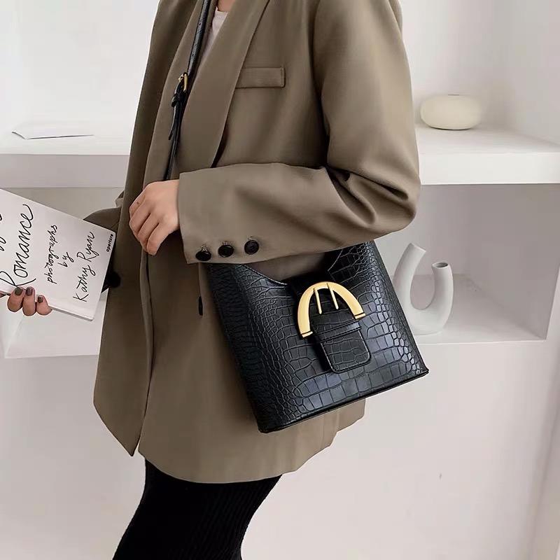 Vintage PU Leather Bucket Bags for Women 2021 Fashion Small Solid Color Crossbody Bag Female Shoulder Messenger Bag Handbags, Black
Vintage PU Leather Bucket Bags for Women 2021 Fashion Small Solid Color Crossbody Bag Female Shoulder Messenger Bag Handbags, Black